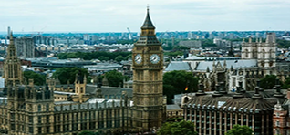 盘点2025年QS英国前10大学的国际生本科学费！